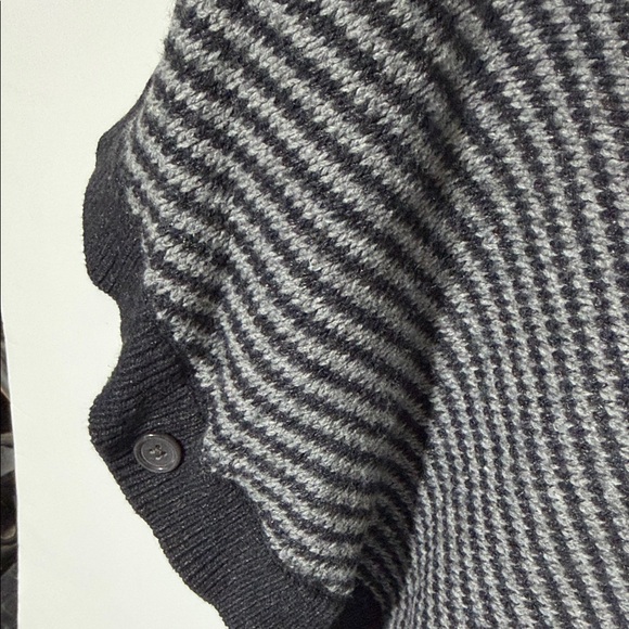 Banana Republic Knit Poncho Cape Sweater Gray Black Size Small - Picture 6 of 7